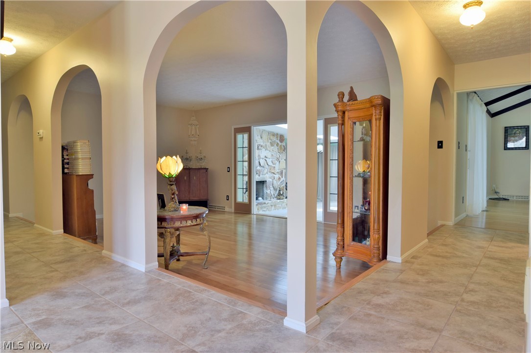 229 Pheasant Run Road Southeast Warren, OH 44484 - Photo 4 of 35 Gallery Image 4