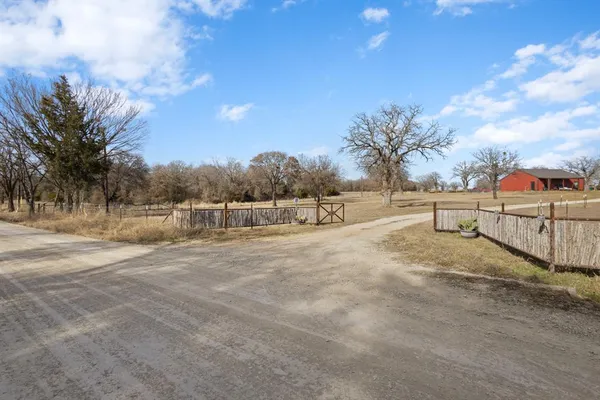 $425,000 | 1501 Huddleston Road, Sunset, TX 76270