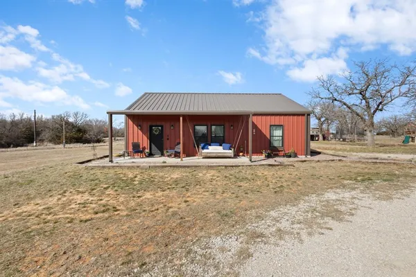 $425,000 | 1501 Huddleston Road, Sunset, TX 76270