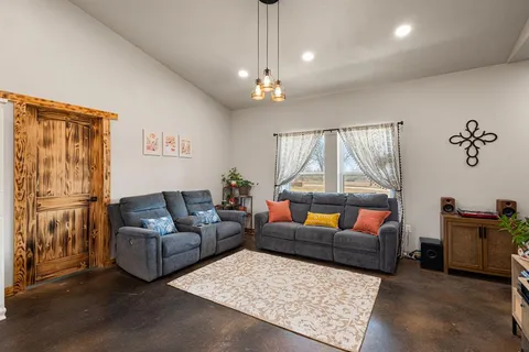 $425,000 | 1501 Huddleston Road, Sunset, TX 76270