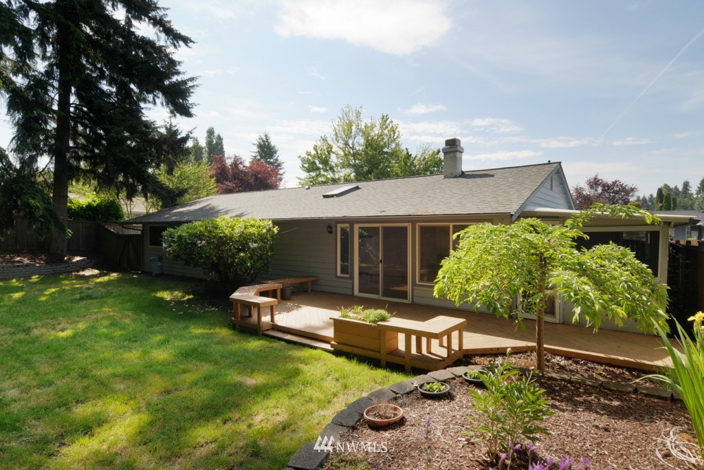2416 Southeast 19th Street Renton, WA 98055 - Photo 2 of 25