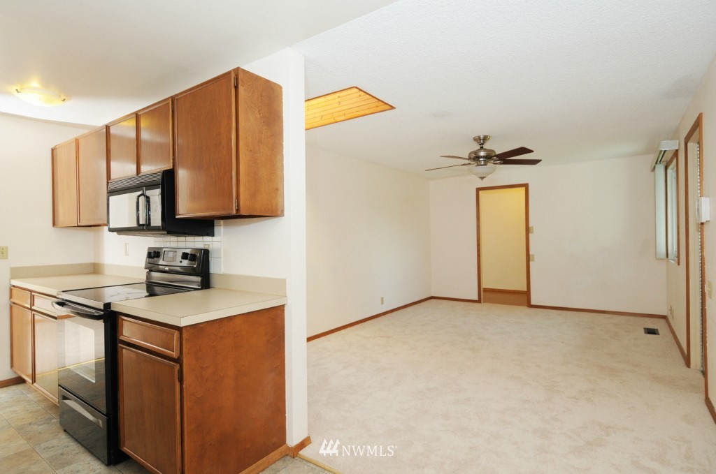 2416 Southeast 19th Street Renton, WA 98055 - Photo 13 of 25