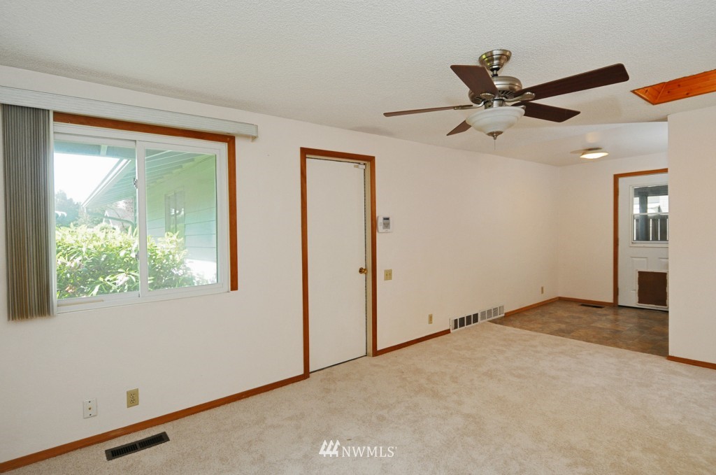 2416 Southeast 19th Street Renton, WA 98055 - Photo 14 of 25
