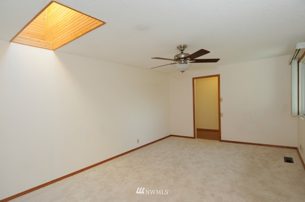 2416 Southeast 19th Street Renton, WA 98055 - Photo 15 of 25