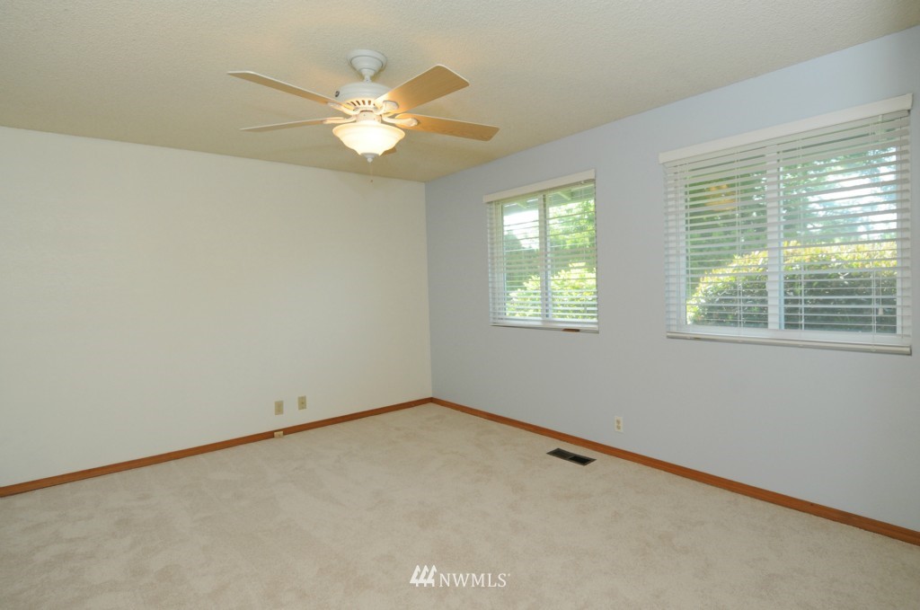 2416 Southeast 19th Street Renton, WA 98055 - Photo 16 of 25