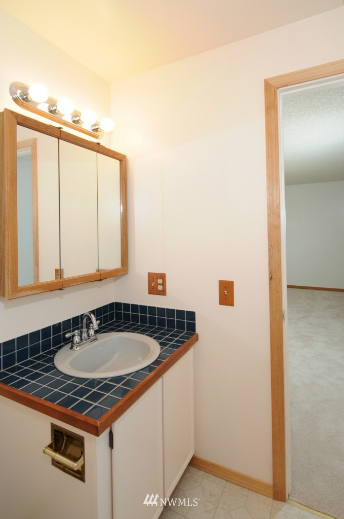 2416 Southeast 19th Street Renton, WA 98055 - Photo 17 of 25