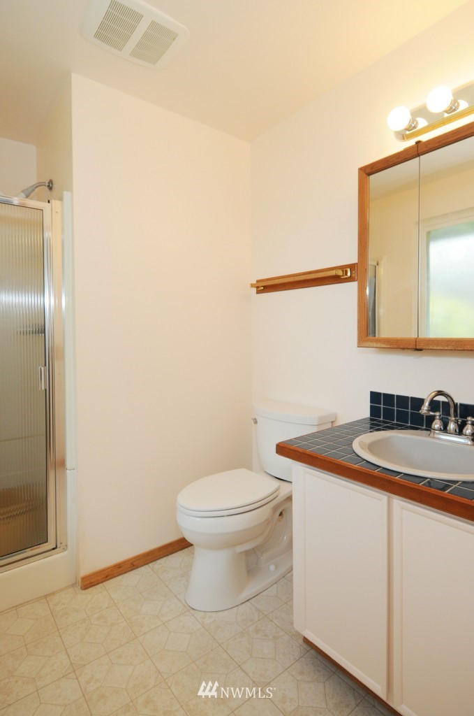 2416 Southeast 19th Street Renton, WA 98055 - Photo 18 of 25