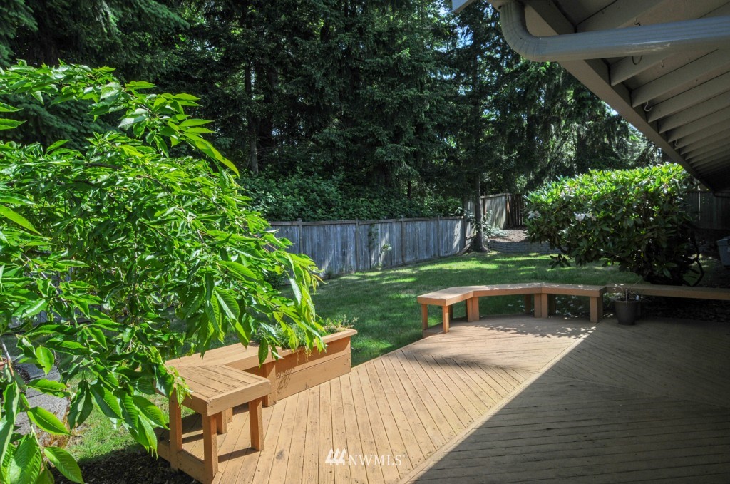 2416 Southeast 19th Street Renton, WA 98055 - Photo 3 of 25