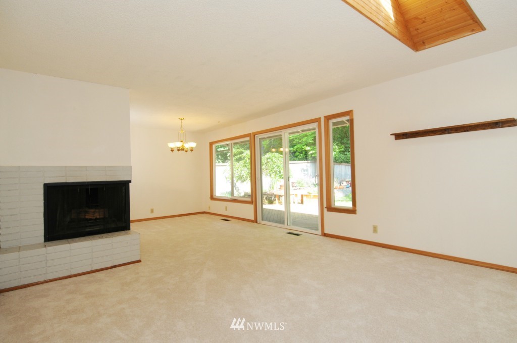 2416 Southeast 19th Street Renton, WA 98055 - Photo 7 of 25