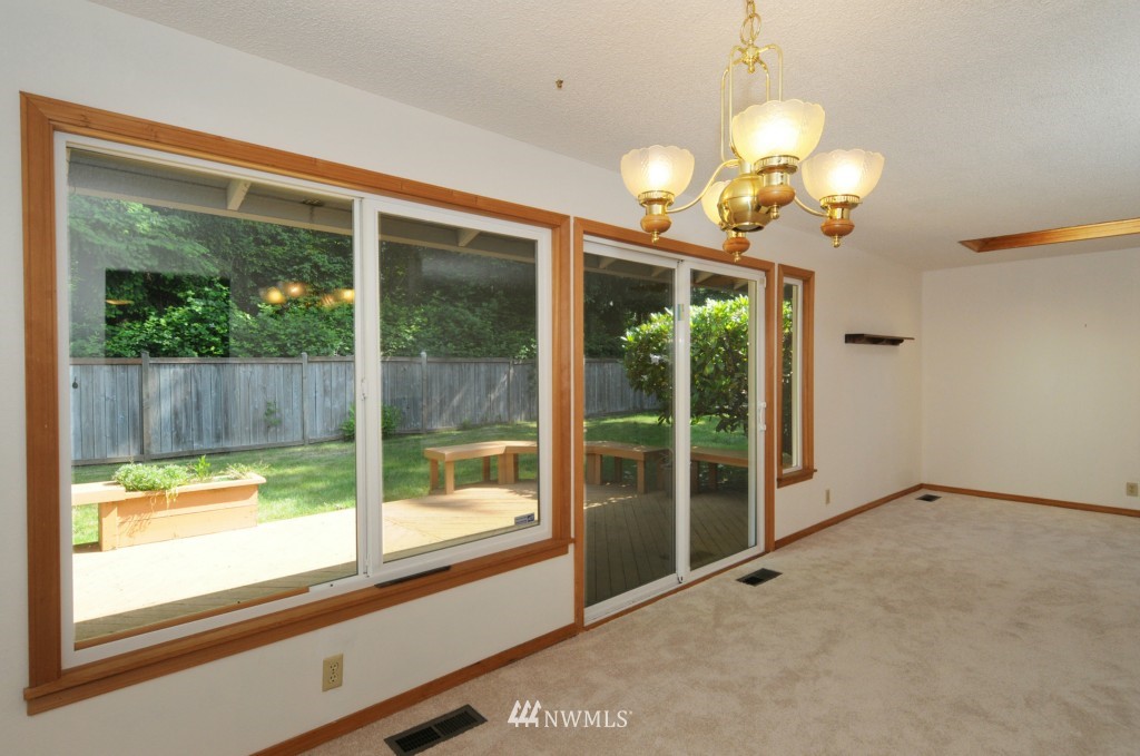 2416 Southeast 19th Street Renton, WA 98055 - Photo 9 of 25