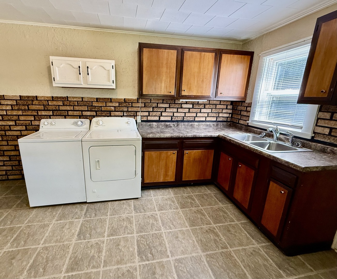302 South Walnut Street Kewanee, IL 61443 - Photo 6 of 19