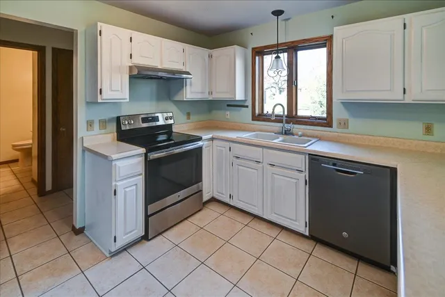 $550,000 | 726 Basswood Avenue, Verona, WI 53593