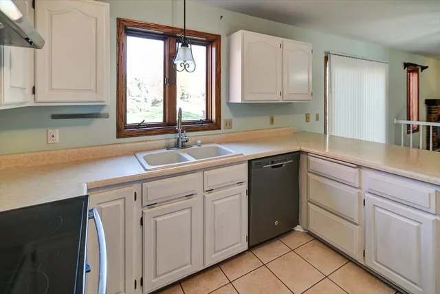 $550,000 | 726 Basswood Avenue, Verona, WI 53593