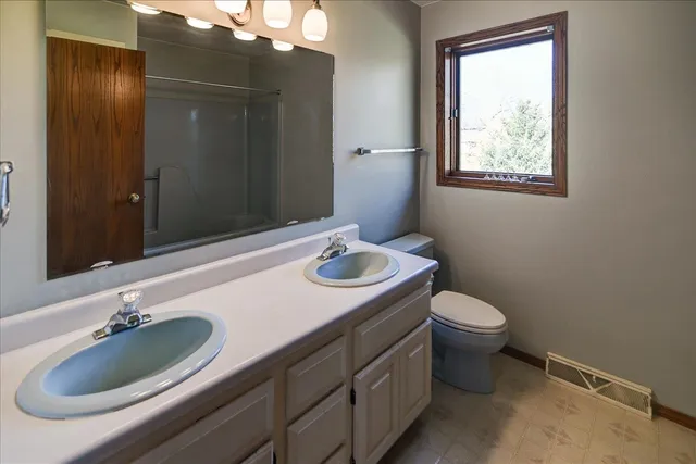 $550,000 | 726 Basswood Avenue, Verona, WI 53593