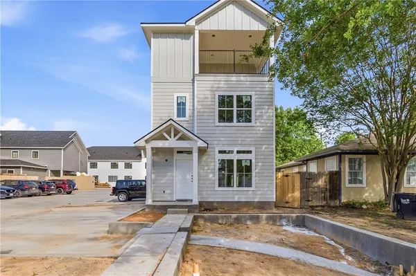 $1,950,000 | 301 Park Place, College Station, TX 77840