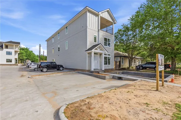 $1,950,000 | 301 Park Place, College Station, TX 77840