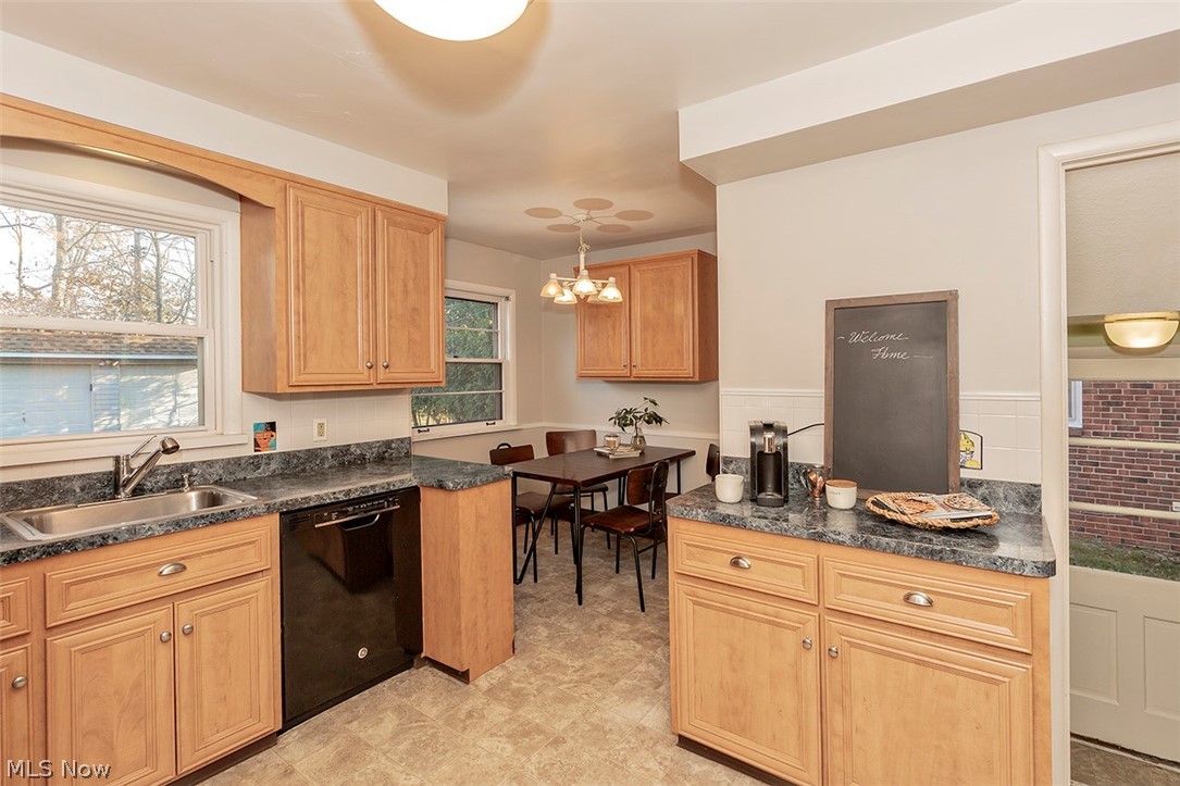 2349 Charney Road Cleveland, OH 44118 - Photo 13 of 30 Gallery Image 13
