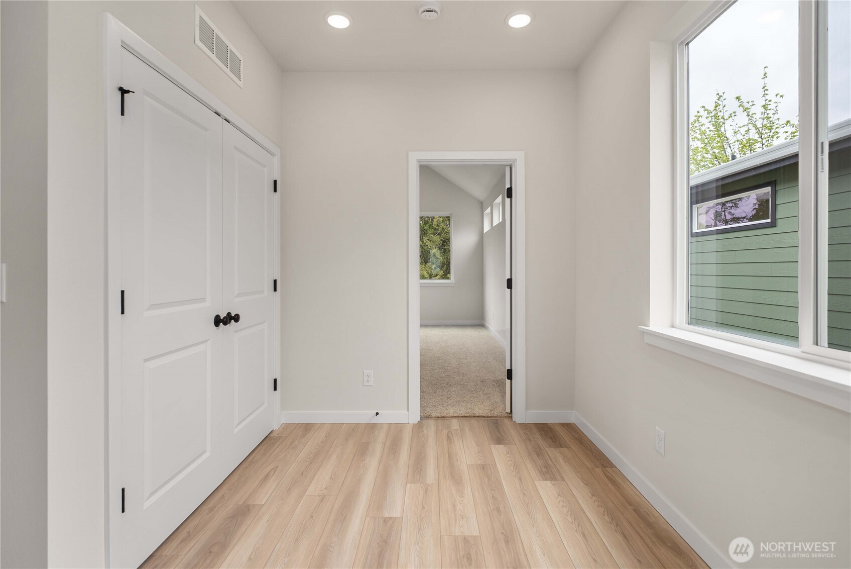 4027 Aberdeen Way Northeast Renton, WA 98056 - Photo 13 of 32