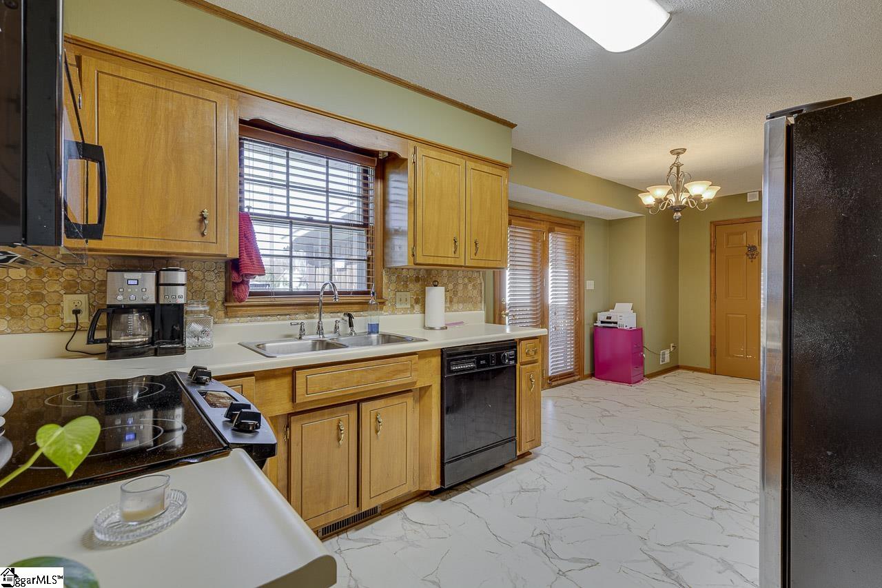 1830 John Dodd Road Wellford, SC 29385 - Photo 9 of 32