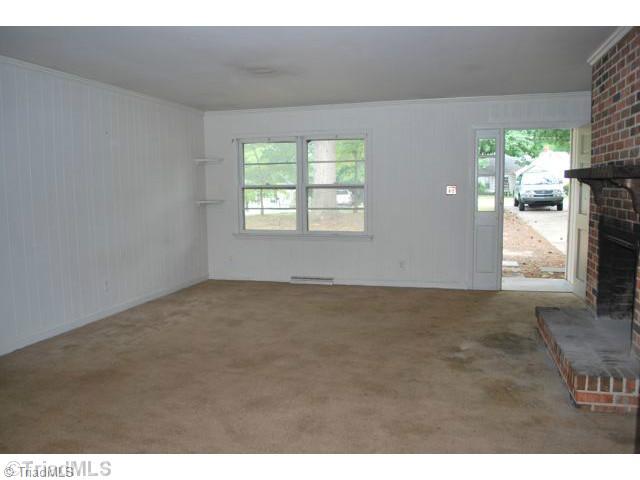 2111 Sheldon Road Greensboro, NC 27405 - Photo 2 of 15 Living Room.