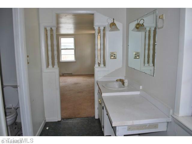 2111 Sheldon Road Greensboro, NC 27405 - Photo 11 of 15 Master Bath/Spa.