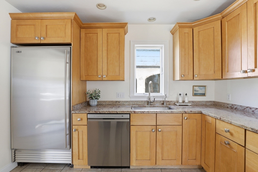 337 Beach Avenue Hull, MA 02045 - Photo 30 of 42