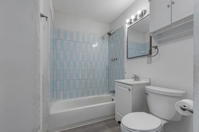 $318,400 | 317-319 East B Street, La Porte, TX 77571