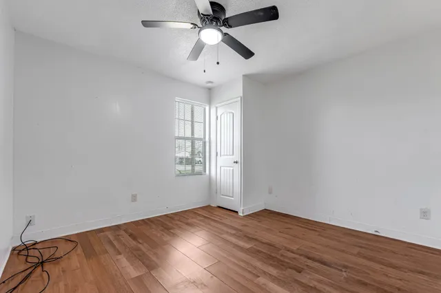 $318,400 | 317-319 East B Street, La Porte, TX 77571