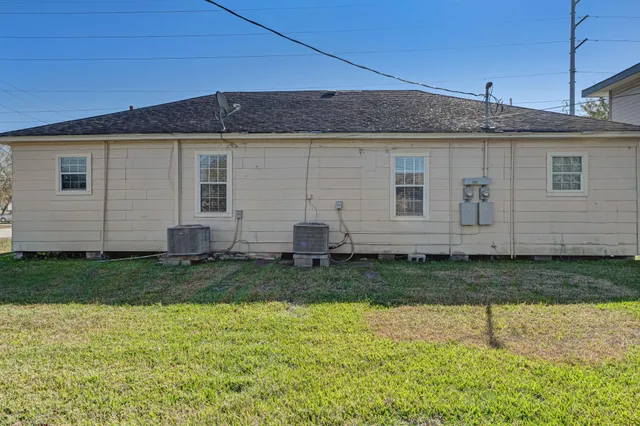 $318,400 | 317-319 East B Street, La Porte, TX 77571