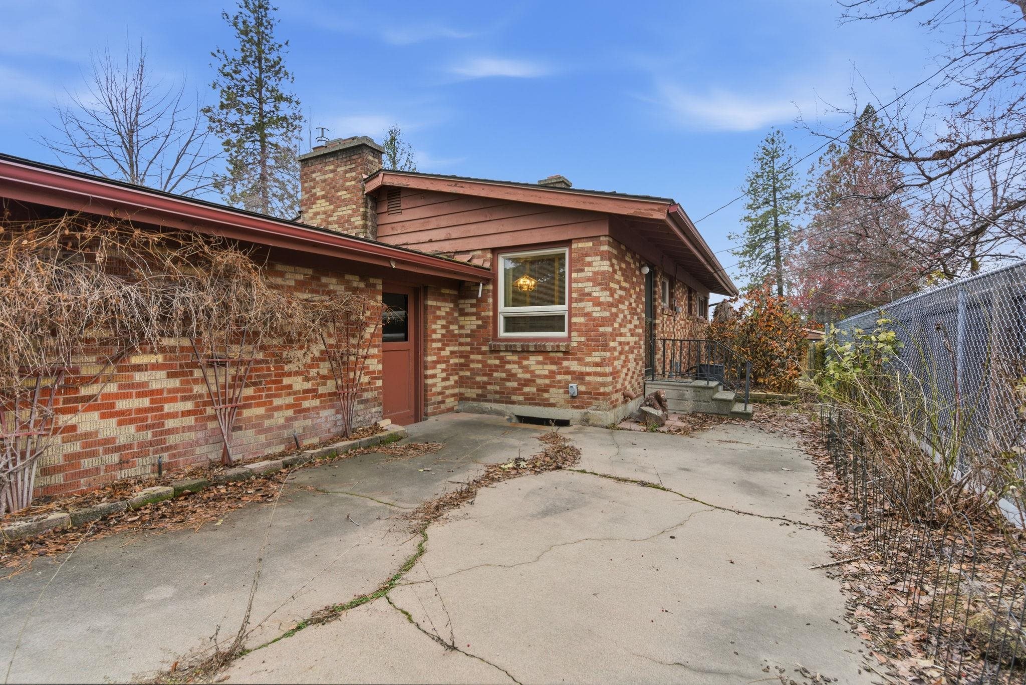 1918 West Kiernan Avenue Spokane, WA 99205 - Photo 34 of 39