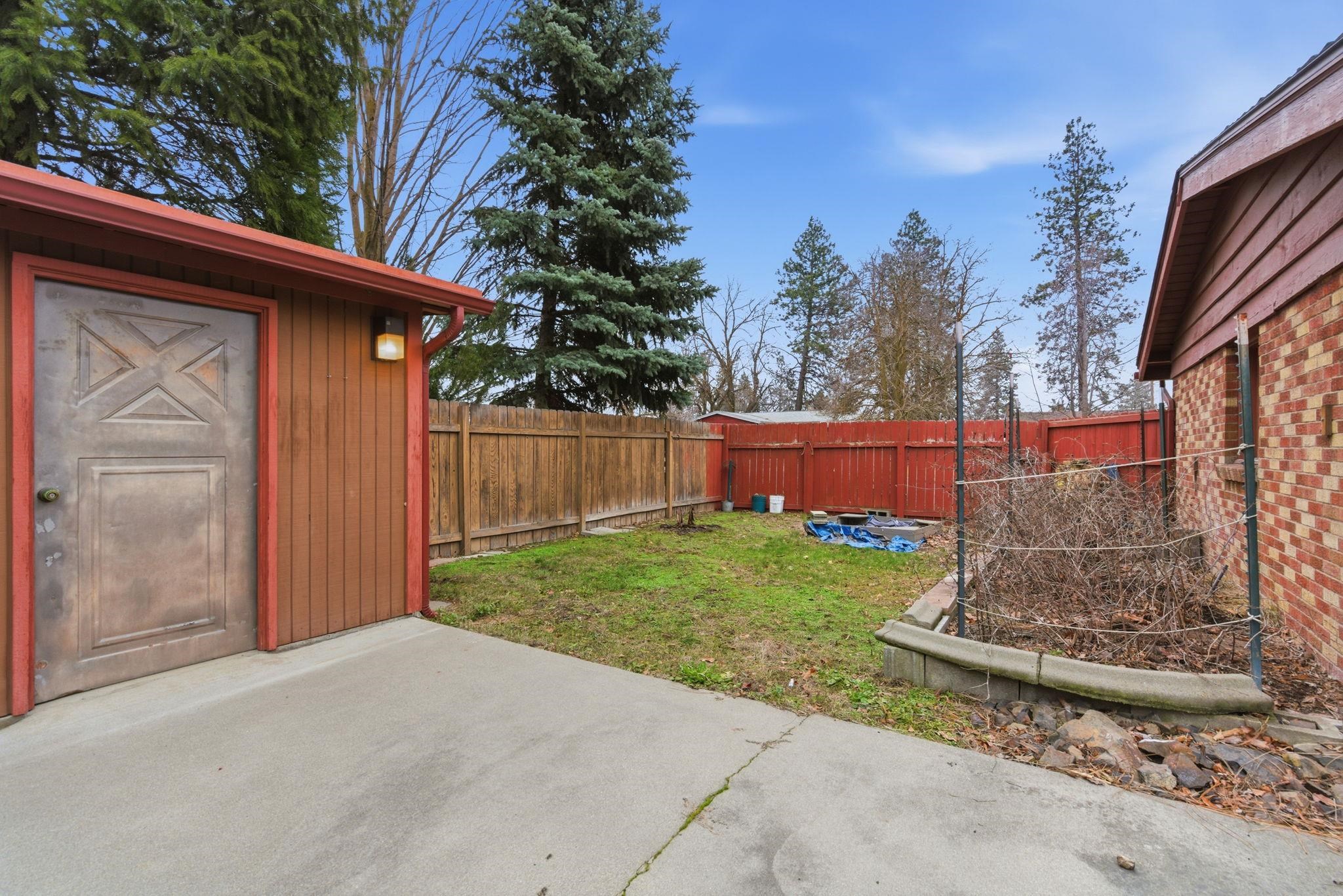 1918 West Kiernan Avenue Spokane, WA 99205 - Photo 35 of 39