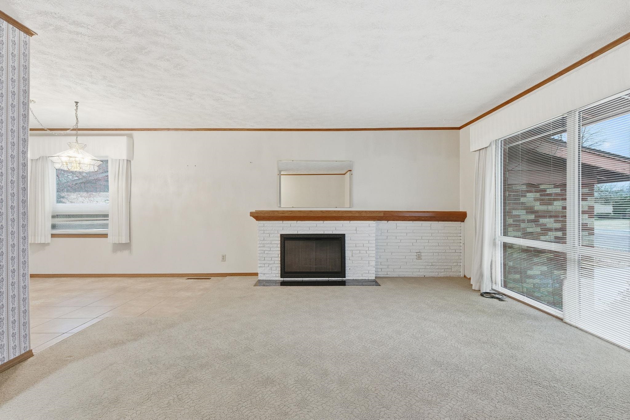 1918 West Kiernan Avenue Spokane, WA 99205 - Photo 4 of 39