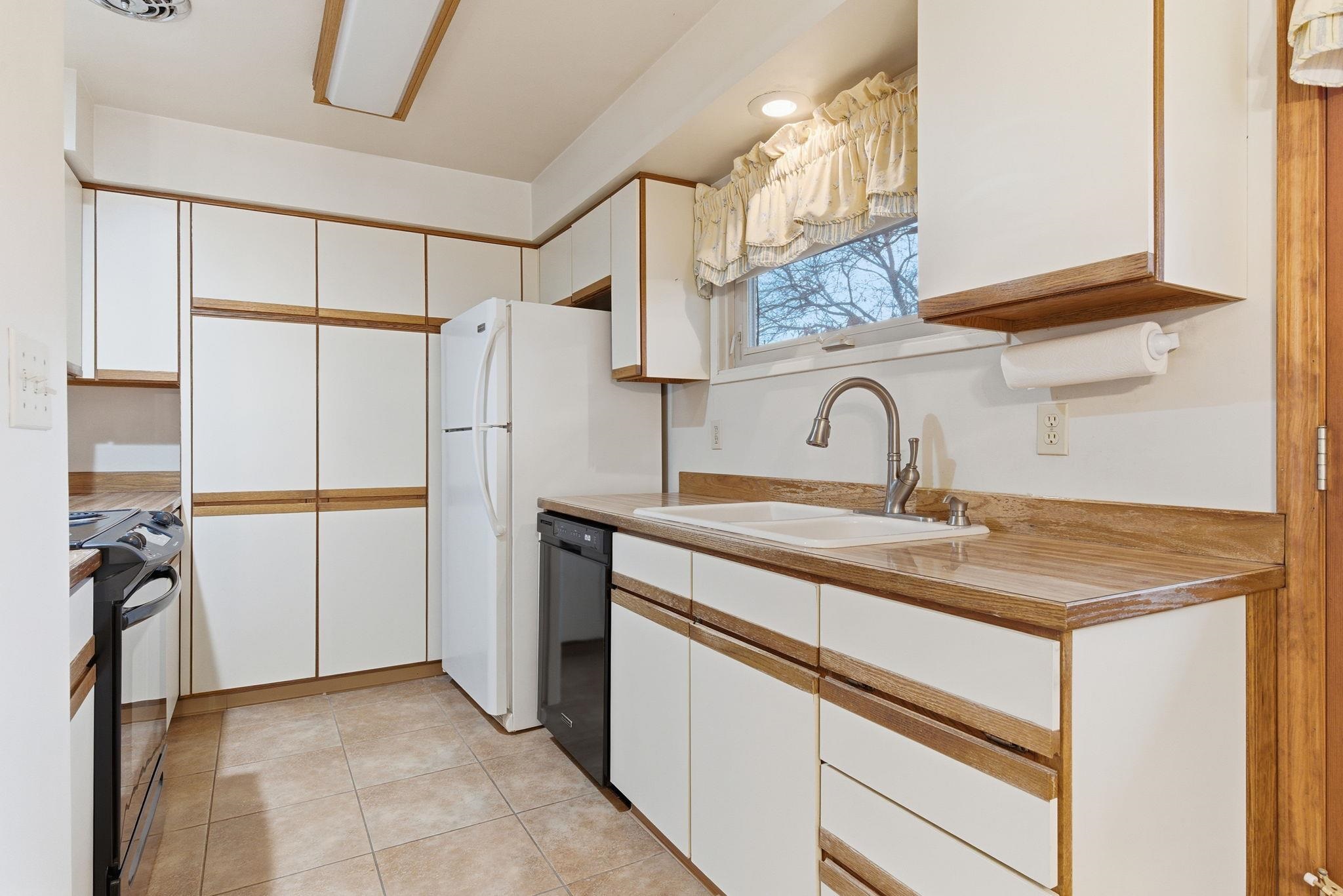 1918 West Kiernan Avenue Spokane, WA 99205 - Photo 10 of 39