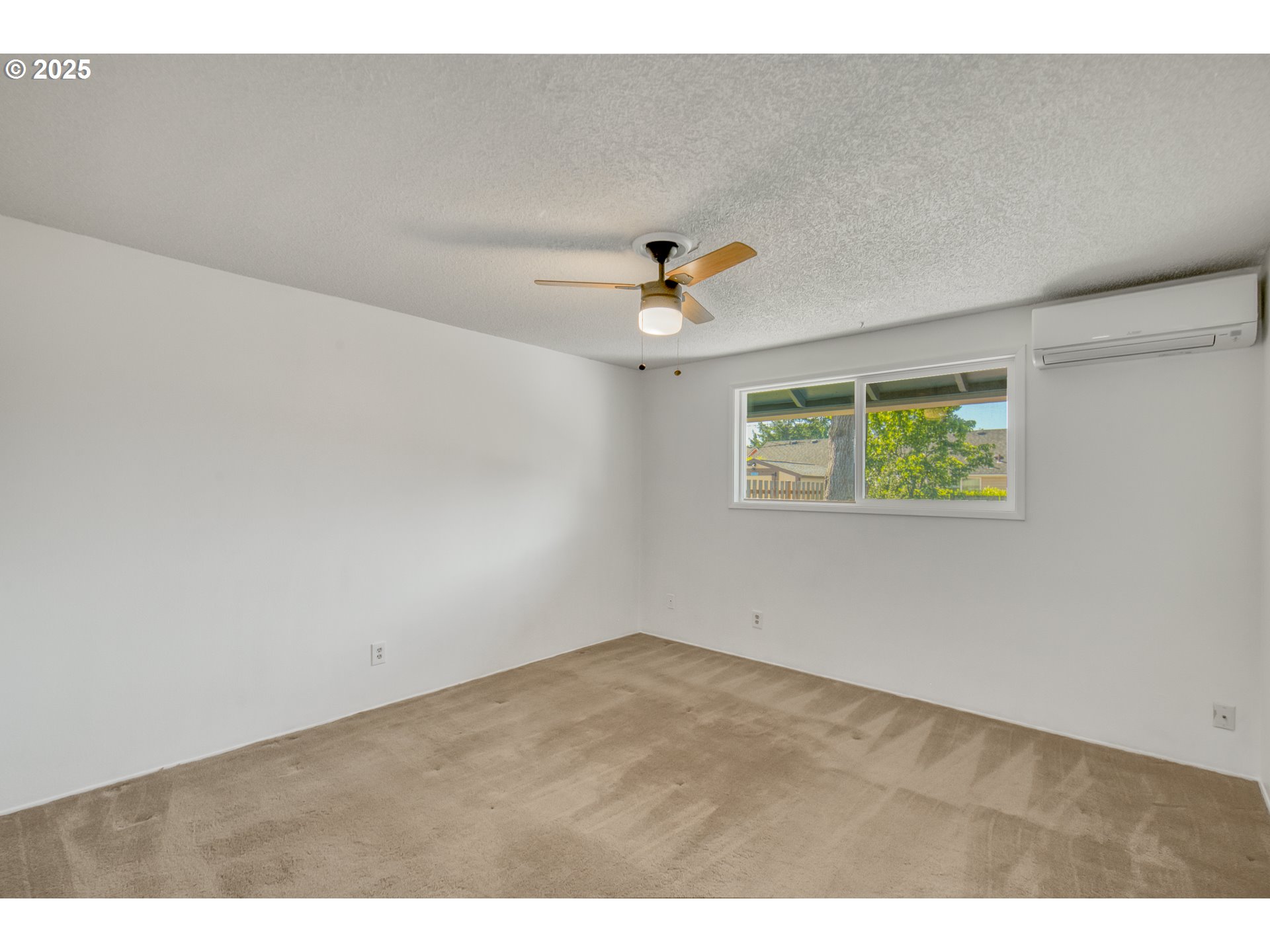 610 Northeast 22nd Street Gresham, OR 97030 - Photo 13 of 25 Bedroom, Primary