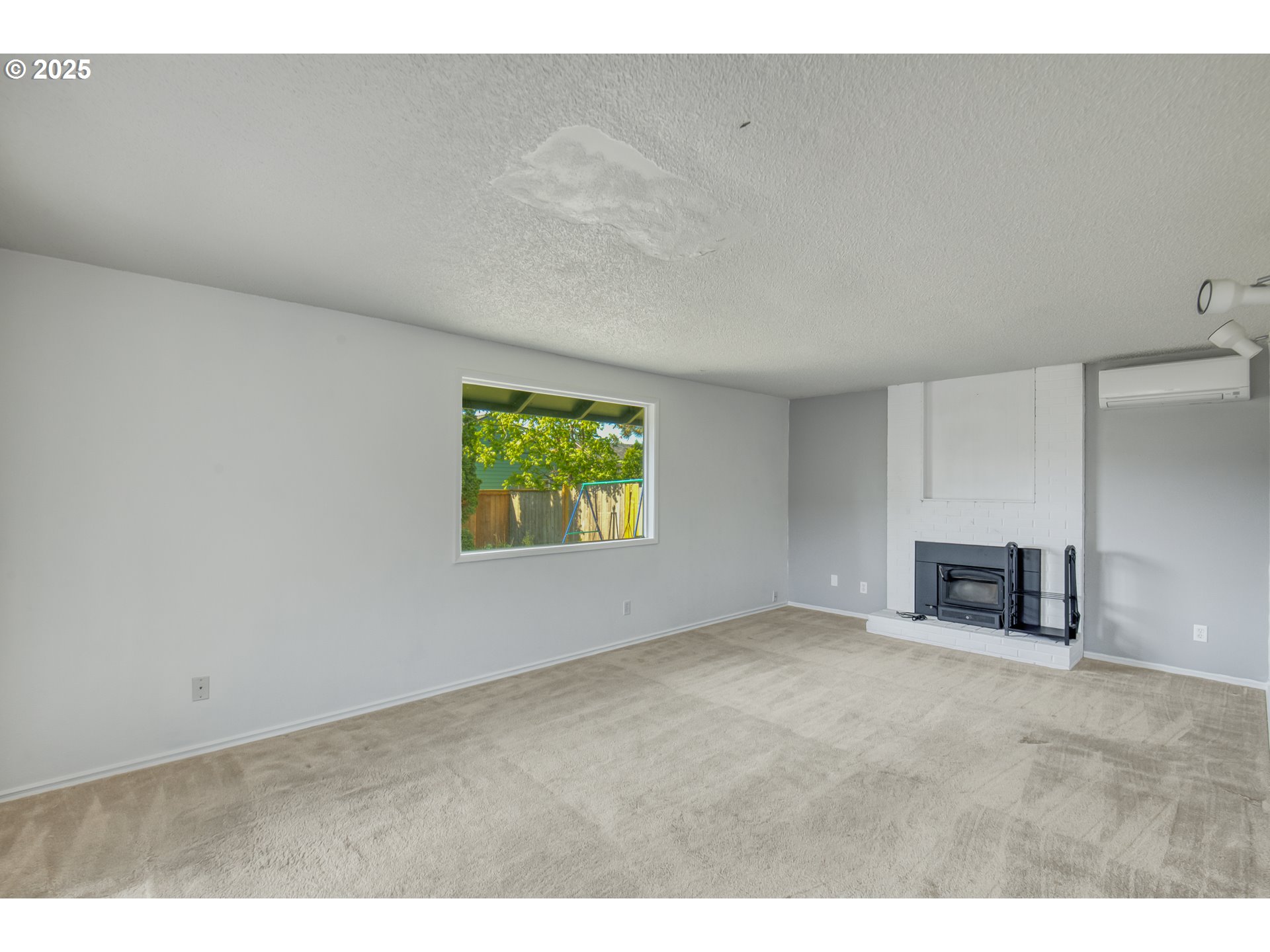 610 Northeast 22nd Street Gresham, OR 97030 - Photo 18 of 25 Family Room