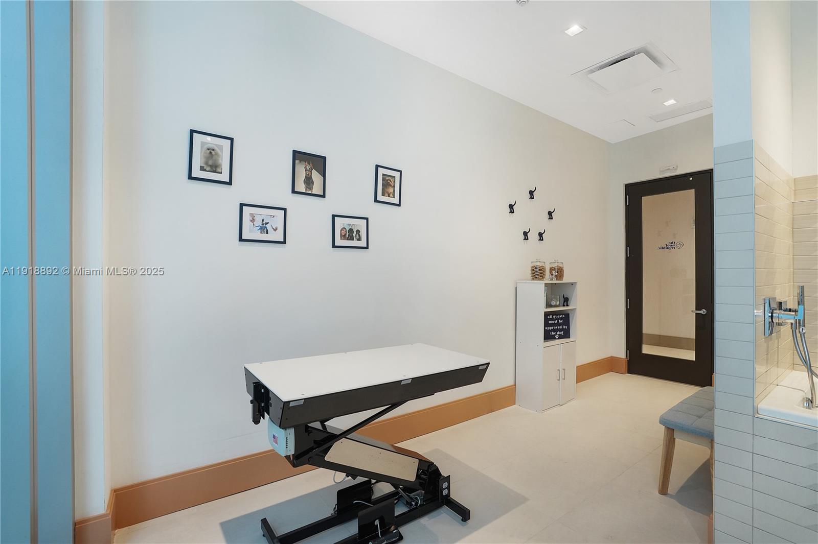 700 Northeast 26th Terrace, Unit 3604 Miami, FL 33137 - Photo 32 of 35 a room with furniture and ceiling fan