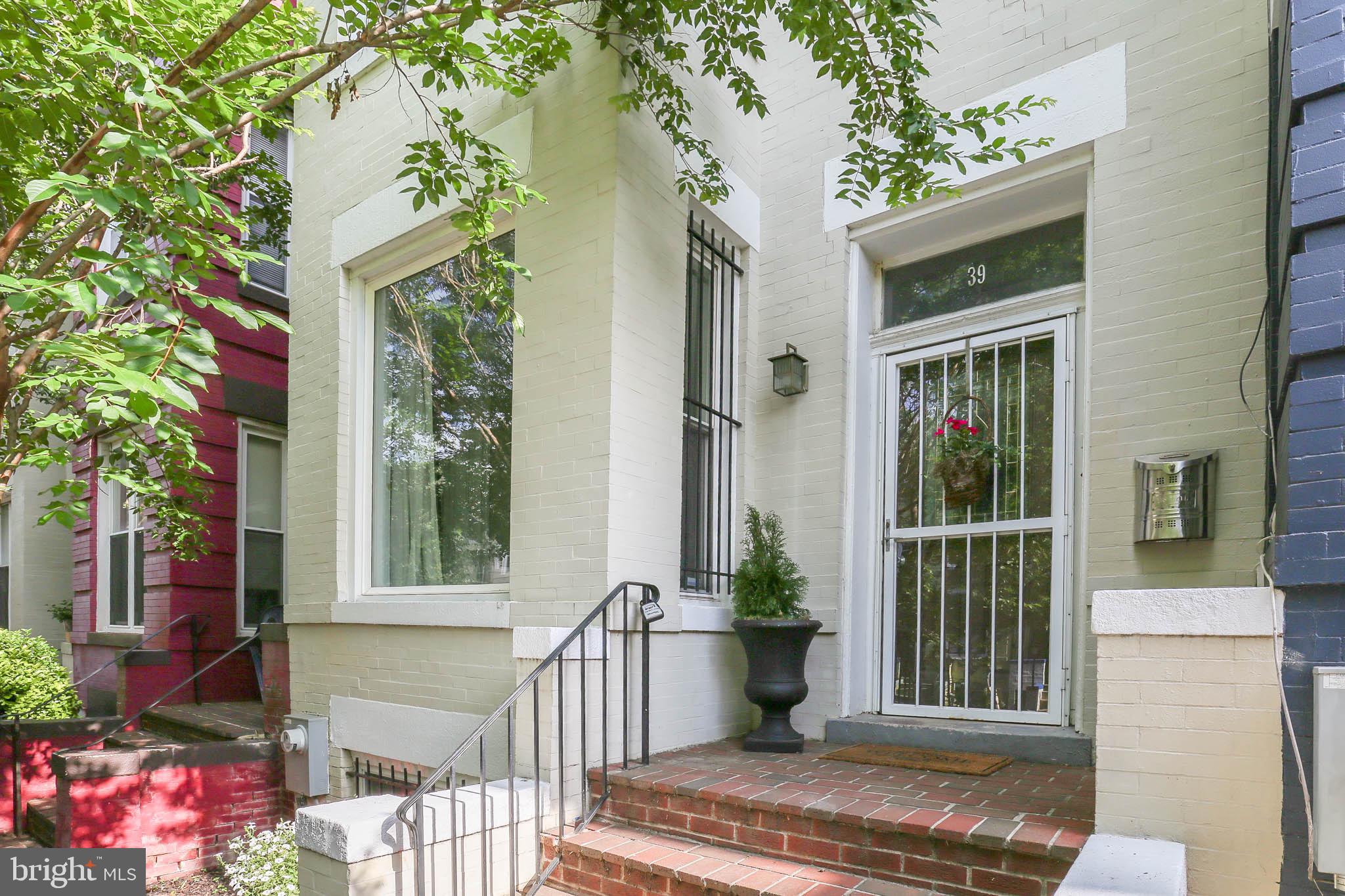 39 Seaton Place Northwest Washington, DC 20001 - Photo 2 of 31