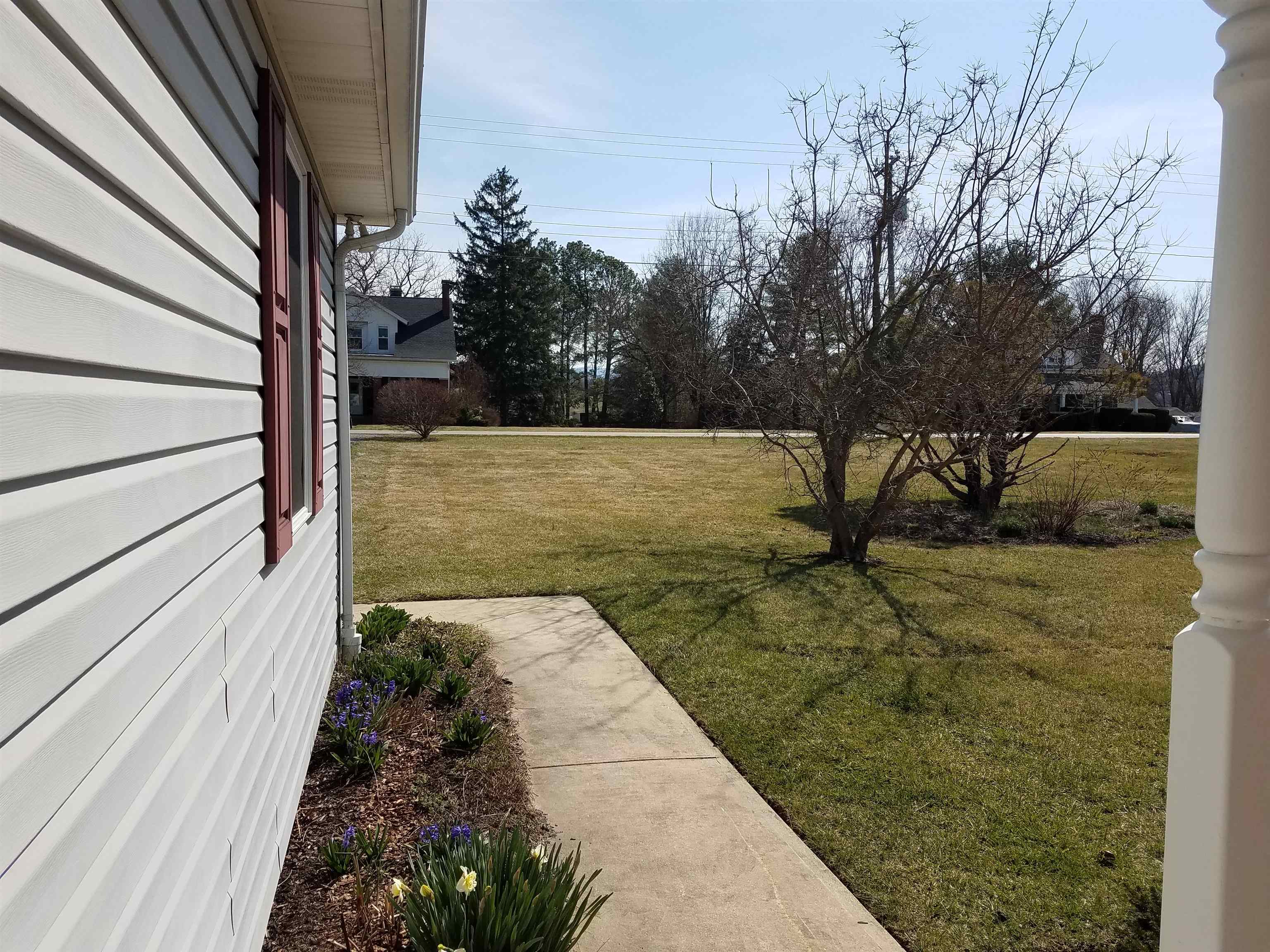 790 Battlefield Road Fort Defiance, VA 24437 - Photo 4 of 35 Front Door View