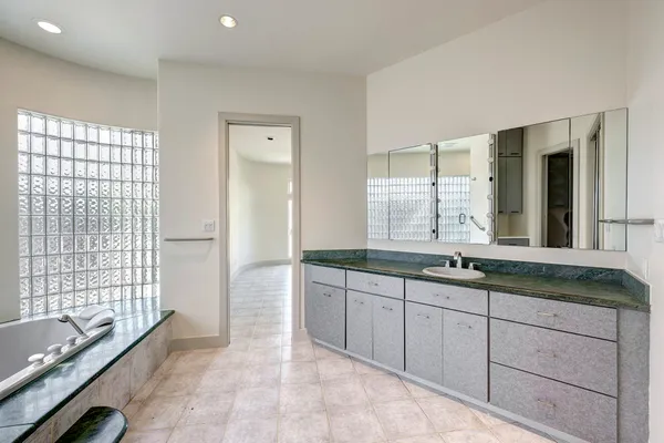 $6,850 | 5304 Braeburn Drive, Bellaire, TX 77401