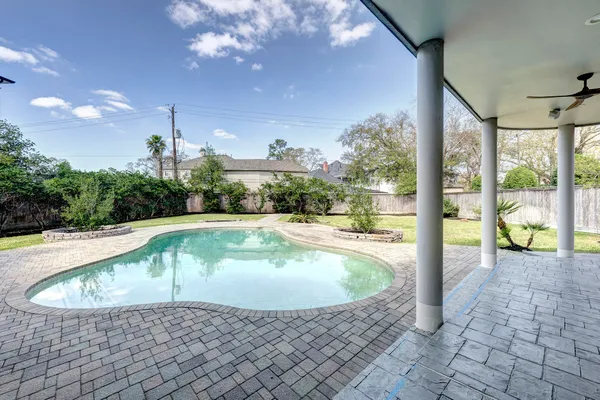 $6,850 | 5304 Braeburn Drive, Bellaire, TX 77401