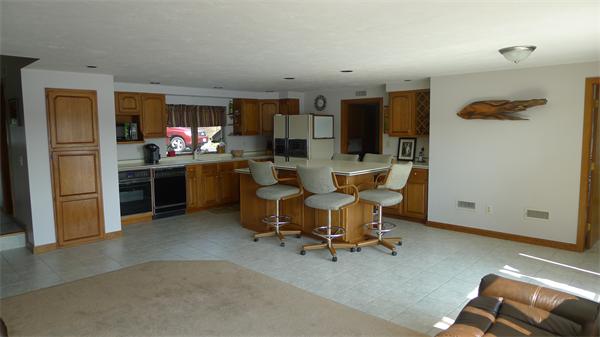 176 Lake Road Sturbridge, MA 01518 - Photo 8 of 28