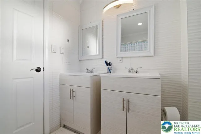 $1,150,000 | 7814 Lake Shore Drive, Pocono Lake, PA 18347