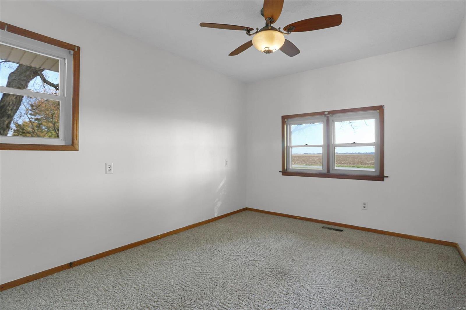 6251 Manix Road Edwardsville, IL 62025 - Photo 16 of 36