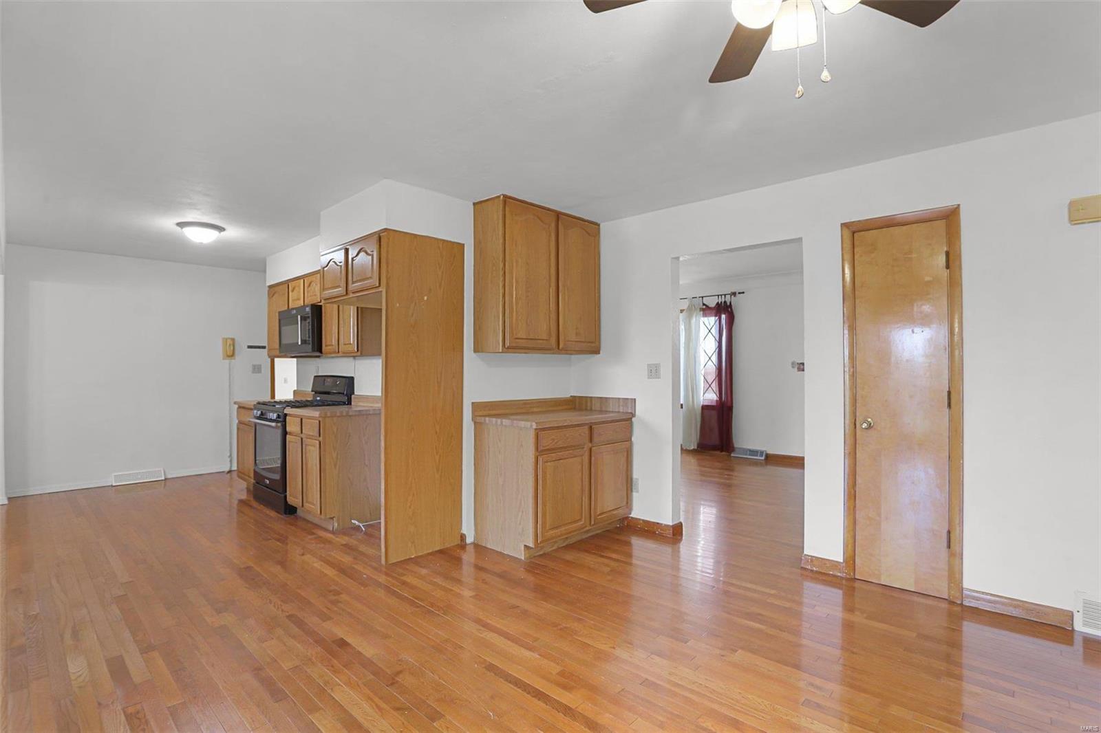 6251 Manix Road Edwardsville, IL 62025 - Photo 9 of 36