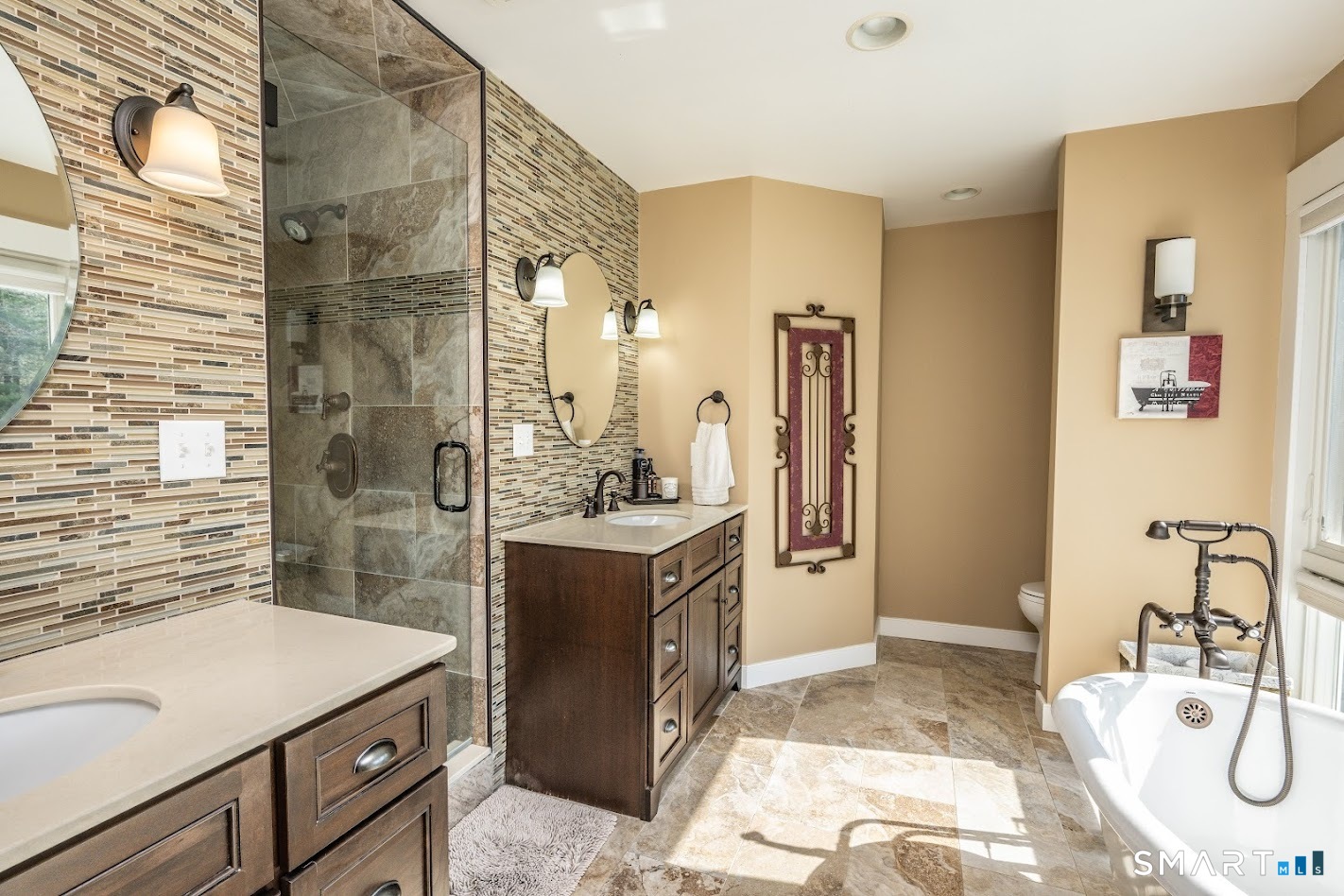 193 R Blue Hills Road Durham, CT 06422 - Photo 16 of 30 a bathroom with a tub sink and mirror