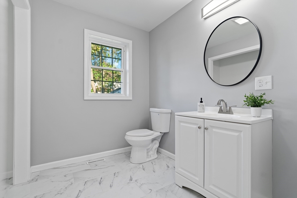 55 Montrose Street Springfield, MA 01109 - Photo 15 of 42