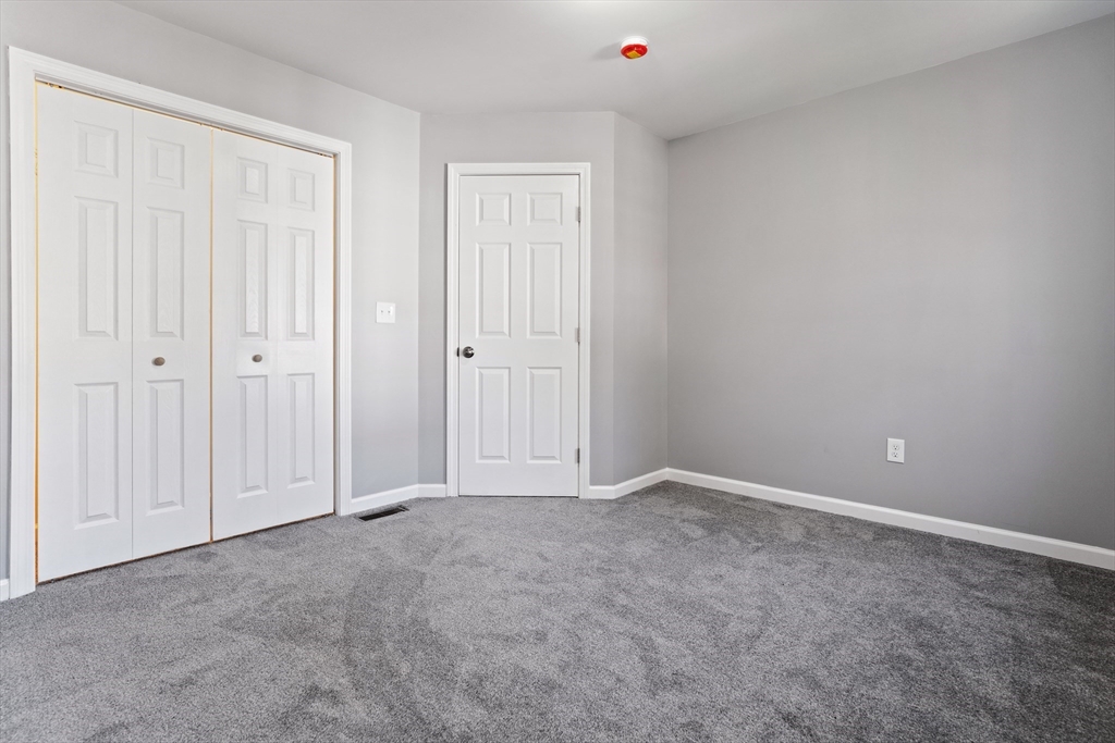 55 Montrose Street Springfield, MA 01109 - Photo 17 of 42