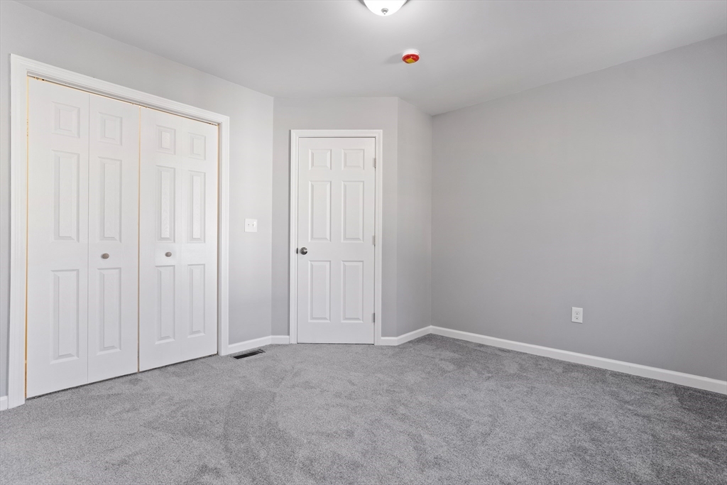 55 Montrose Street Springfield, MA 01109 - Photo 18 of 42