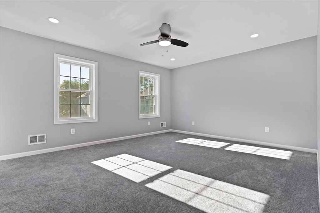 55 Montrose Street Springfield, MA 01109 - Photo 28 of 42