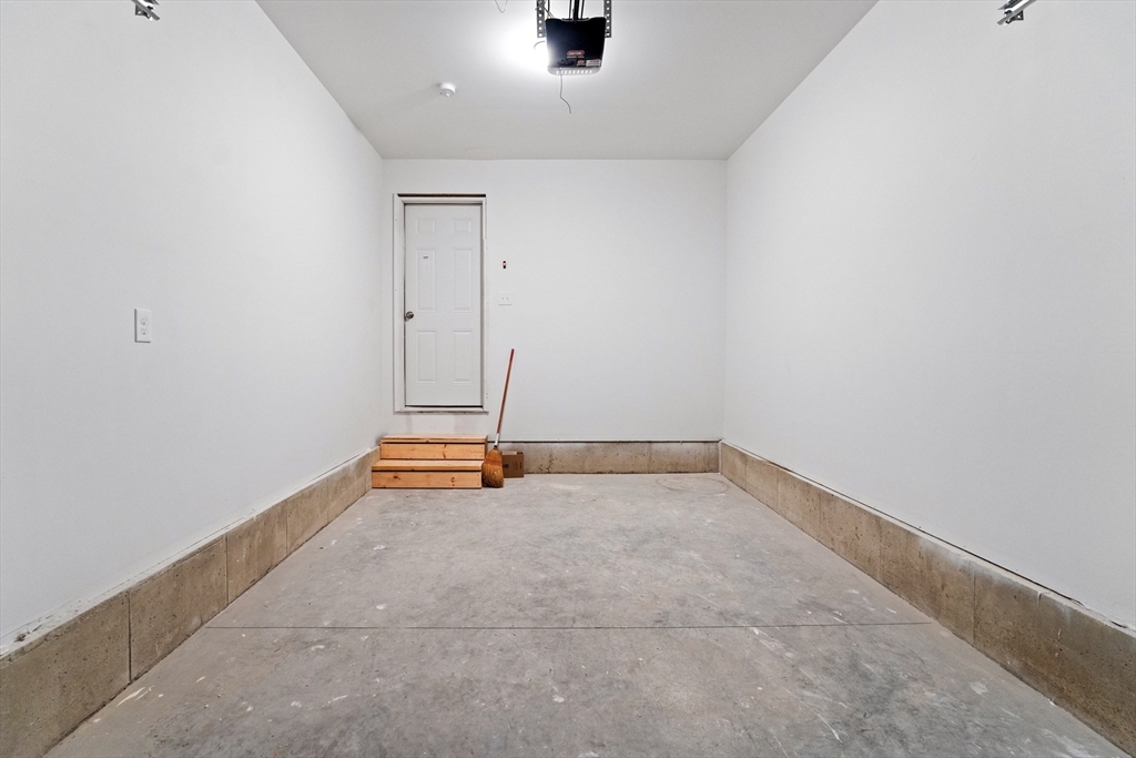 55 Montrose Street Springfield, MA 01109 - Photo 35 of 42